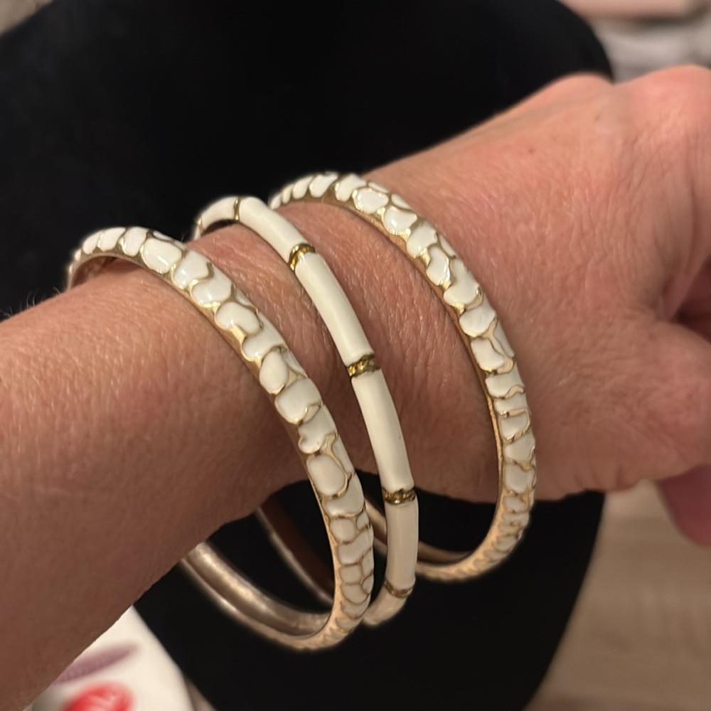 VTG White and Gold enameled Bangle set gold tone